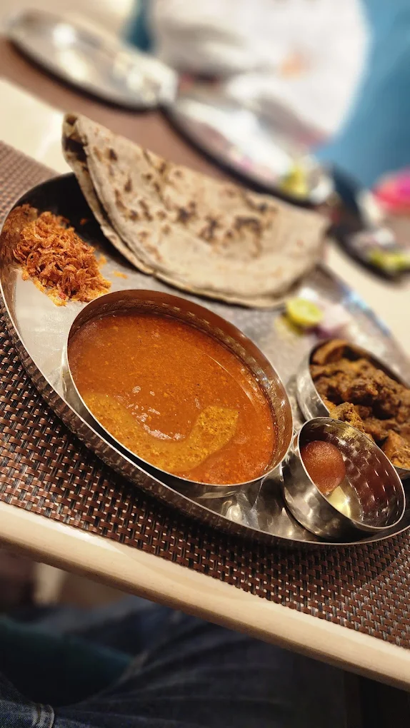 maincourse-HotelJayMalharBhojnalay-grobizzz.in-7
